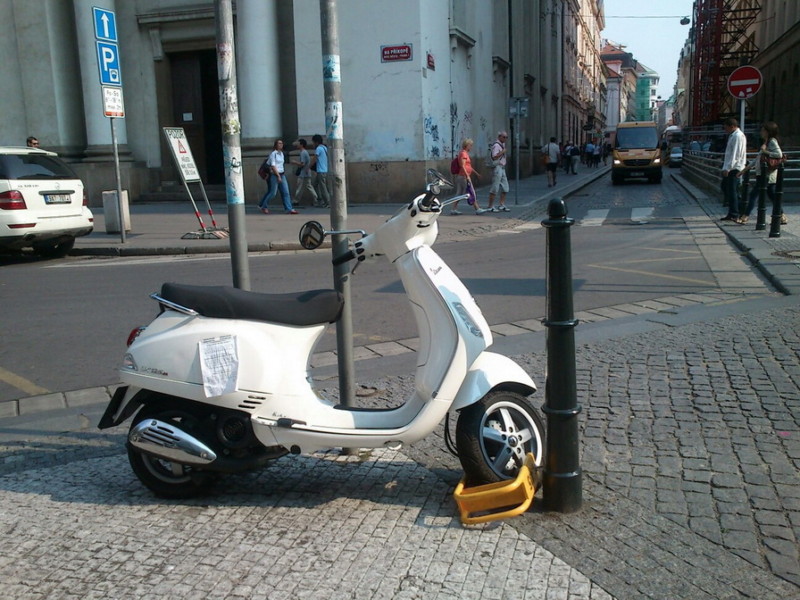 vespa_s_botou